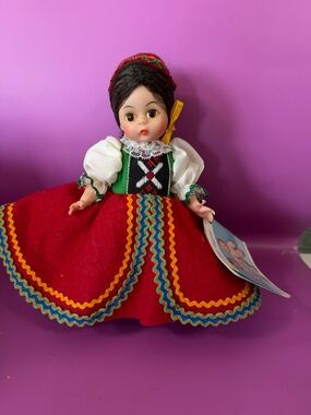 Madame Alexander “Czechoslovakia” #564 – 8″ International Doll – 1975